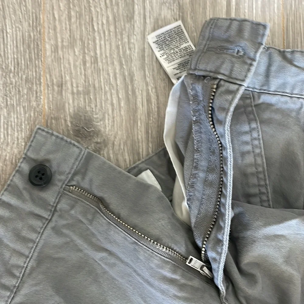Old Navy Shorts Gray Sz 16 EUC